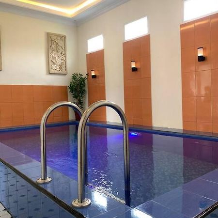 Kayz Villa Batu Dengan Kolam Renang Pribadi 외부 사진