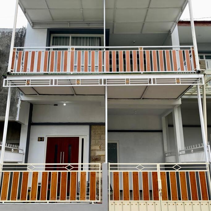 Kayz Villa Batu Dengan Kolam Renang Pribadi 외부 사진
